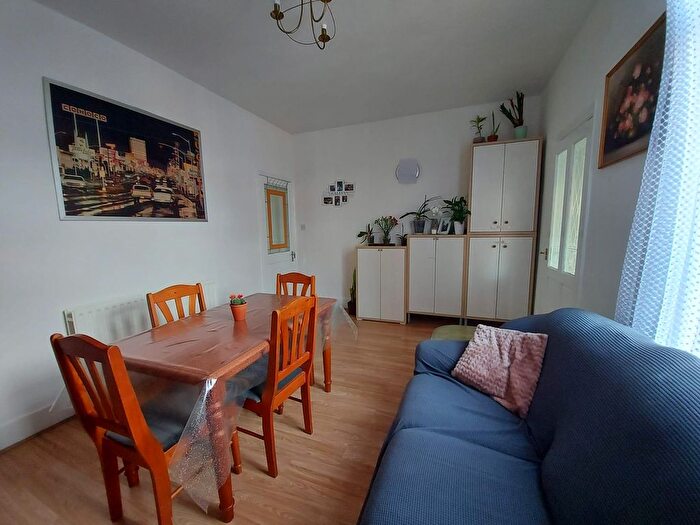 4 Bedroom Terraced House To Rent In Inwood Road, Hounslow, TW3