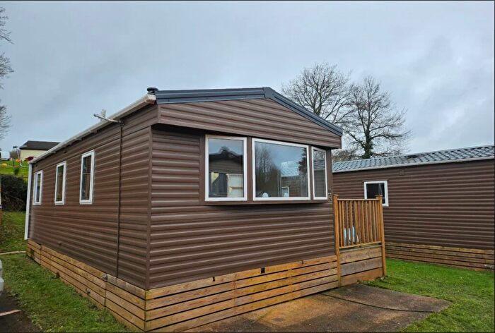 2 Bedroom Mobile/park Home For Sale In Totnes Road, Paignton, TQ4