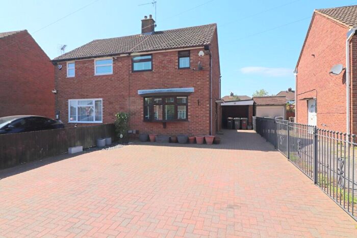 2 Bedroom Semi-Detached House For Sale In Rowelfield, Luton, Bedfordshire, LU2