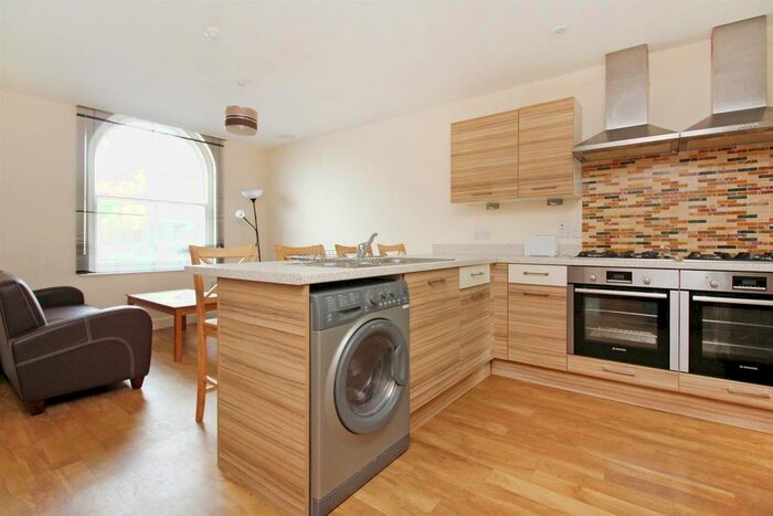 6 Bedroom Terraced House To Rent In Wincheap, Canterbury, Kent, CT1