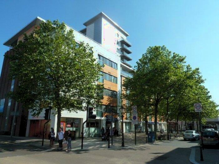2 Bedroom Apartment To Rent In Orchard Plaza, Poole, BH15