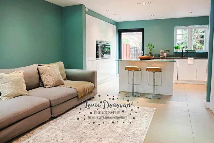 4 Bedroom Terraced House To Rent In Old School Road, Uxbridge, UB8