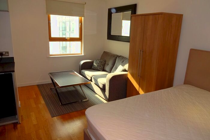 Studio To Rent In Marsh Lane, Leeds, Uk, LS9