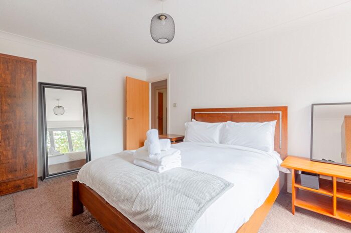 1 Bedroom Flat To Rent In Grenade Street, London ., E14