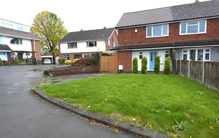 3 Bedroom Semi Detached House For Sale In Wakefield Close, Hurley, CV9