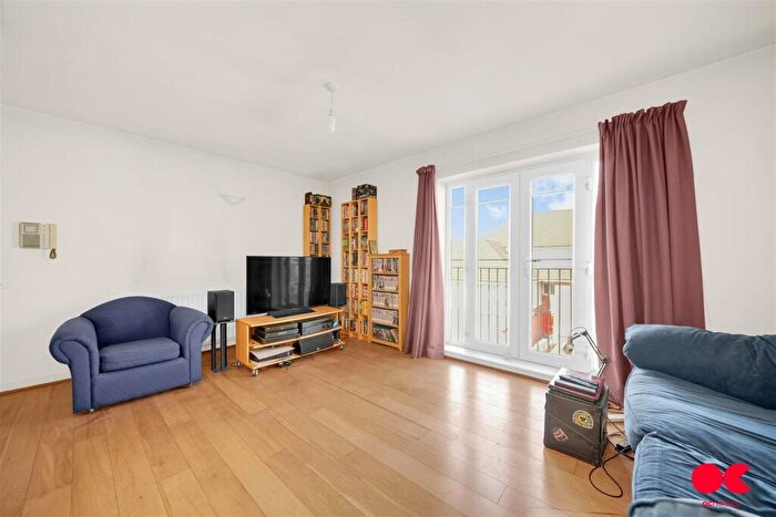 2 Bedroom Flat For Sale In St. Helens Place, Leyton, E10