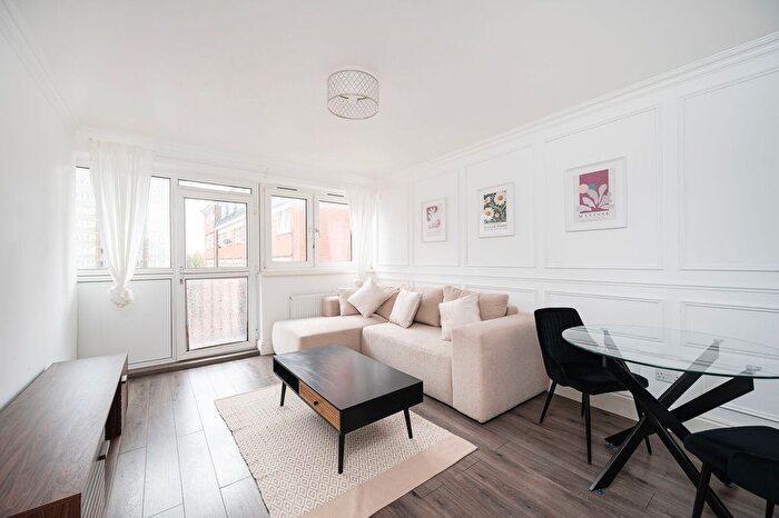 2 Bedroom Flat For Sale In Thorne House, Roman Road, Bethnal Green, London, E2