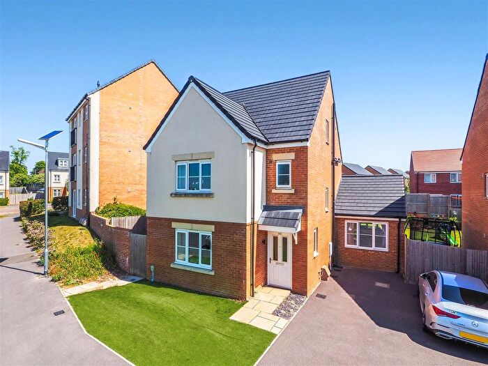 4 Bedroom Detached House For Sale In Jockey Way, Andover, SP11