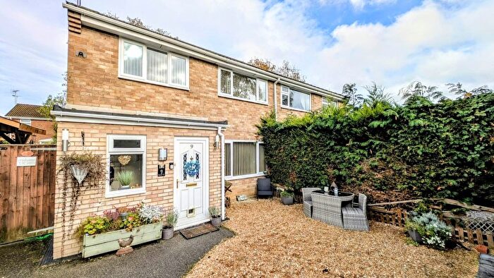 4 Bedroom Semi Detached House For Sale In Robinson Way, Bordon, Hampshire, GU35