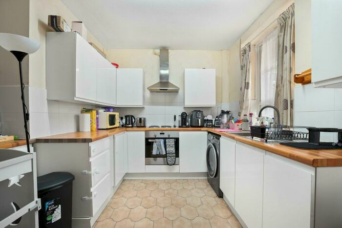 1 Bedroom Flat To Rent In Rotherhithe Street, London, SE16