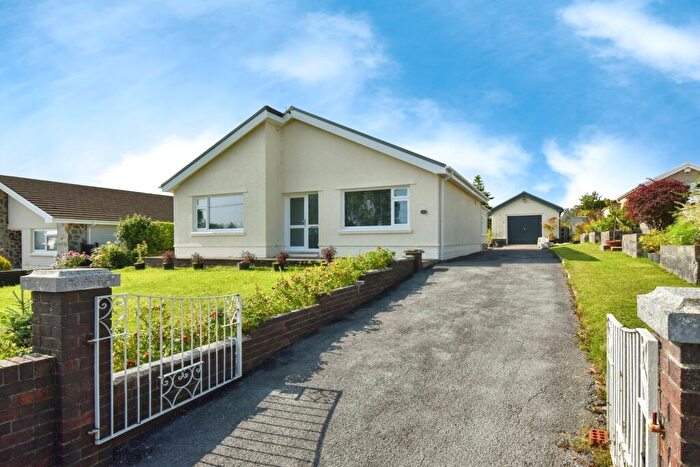 3 Bedroom Bungalow For Sale In Hendre Road, Tycroes, Ammanford, Carmarthenshire, SA18