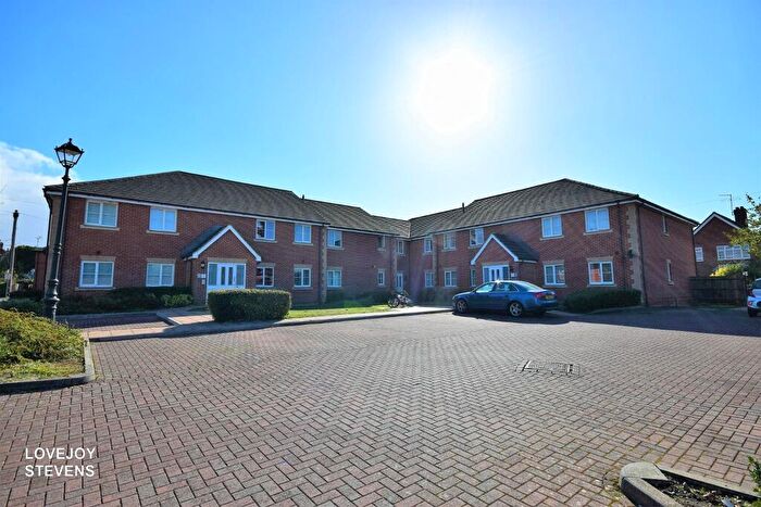 2 Bedroom Flat For Sale In St Michaels Road, Newbury, RG14