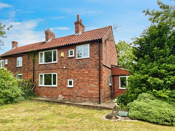 2 Bedroom Semi-Detached House For Sale In Back Lane, Westborough, Newark, NG23