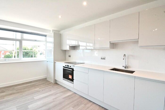 1 Bedroom Flat To Rent In High Street, Rayleigh, Essex, SS6