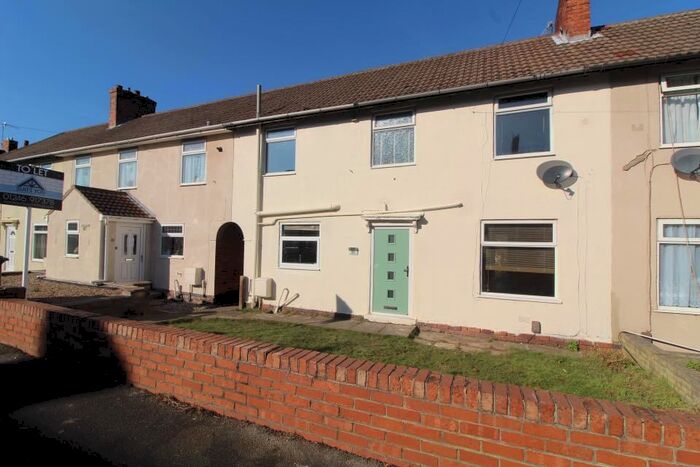 3 Bedroom Semi-Detached House To Rent In Sycamore Road, S43