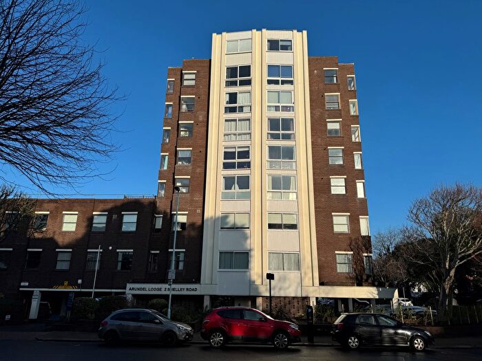 2 Bedroom Flat To Rent In Arundel Lodge, Worthing, BN11
