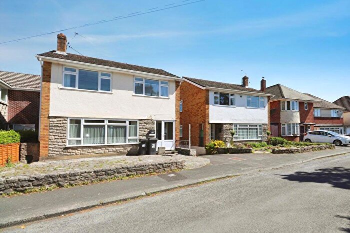 3 Bedroom Detached House For Sale In Wimborne Road, Bournemouth, BH10