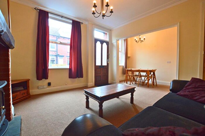 2 Bedroom House To Rent In Warrel's Avenue, Leeds, LS13