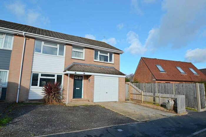 4 Bedroom Semi-Detached House To Rent In Blandford, DT11