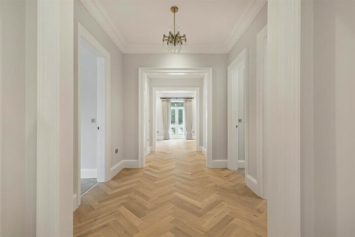 3 Bedroom Flat To Rent In Totteridge Village, London, N20