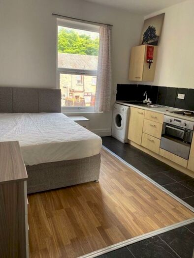 1 Bedroom Flat To Rent In Bradford Avenue, BL3