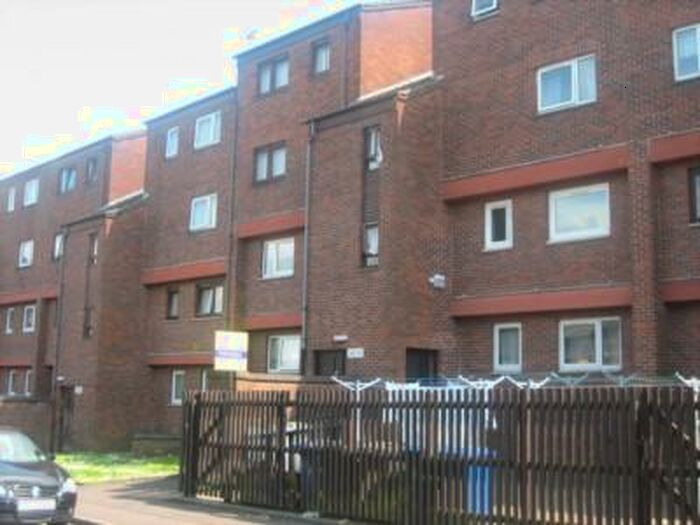 2 Bedroom Flat To Rent In Arthur Street, Paisley, PA1
