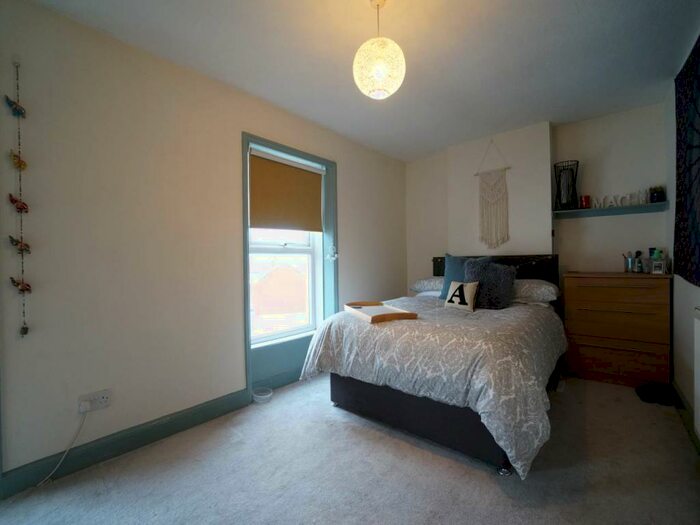 4 Bedroom House To Rent In Hill Street, Bangor, Gywnedd, LL57