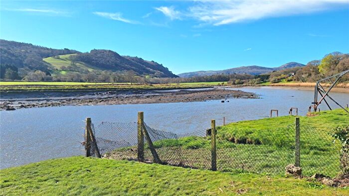 3 Bedroom Apartment For Sale In Glanfa Arw, Tal-Y-Cafn, Tal Y Cafn, Conwy, LL28