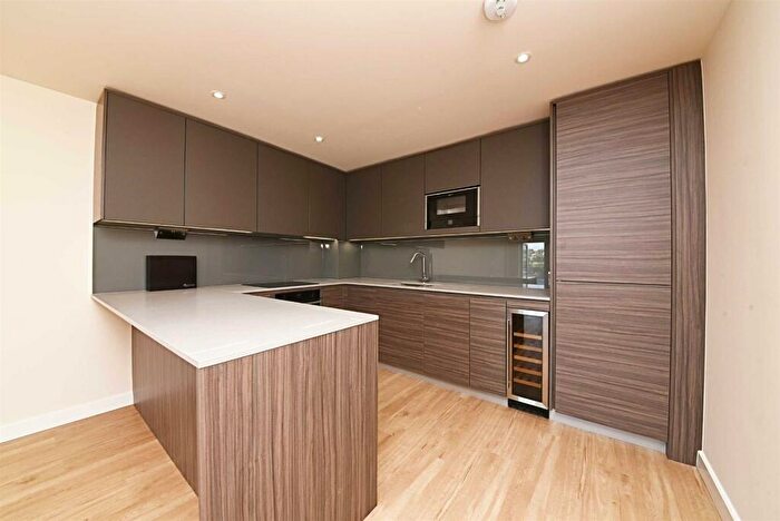 2 Bedroom Flat To Rent In Beaufort Square, Colindale, NW9