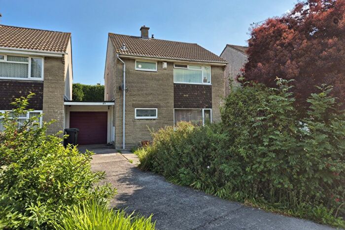 3 Bedroom Link Detached House For Sale In Cope Park, Almondsbury, Bristol, BS32