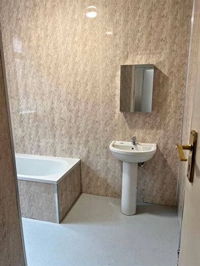 4 Bedroom Semi-Detached House To Rent In Beatrice Road, Newcastle Upon Tyne, NE6