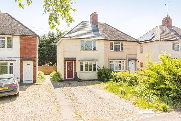 3 Bedroom Semi-Detached House For Sale In Welland Park Road, Market Harborough, LE16
