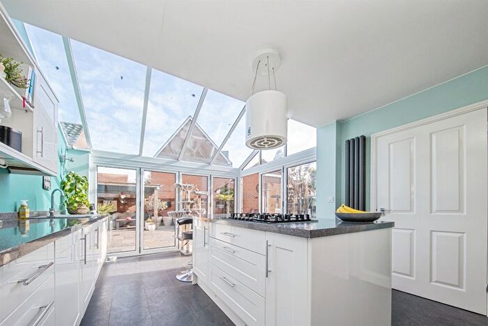 5 Bedroom Link Detached House For Sale In Murrills Road, Purdis Farm, Ipswich, IP3