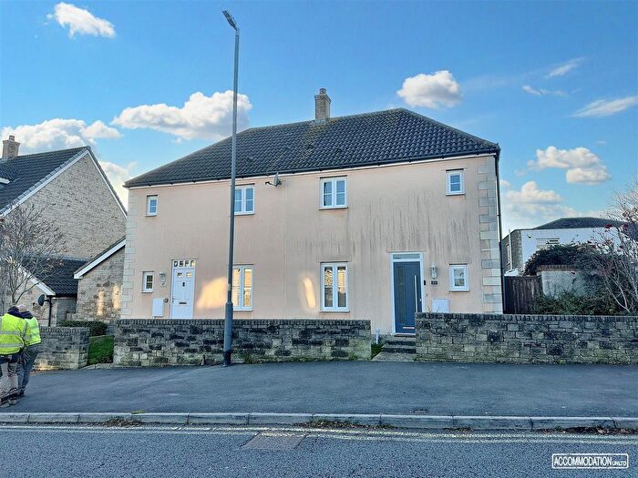 3 Bedroom Detached House To Rent In Court Road, Kingswood, Bristol, BS15