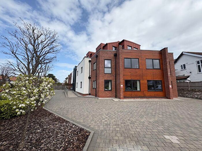 2 Bedroom Flat For Sale In Whitehall Road, Rhos On Sea, LL28