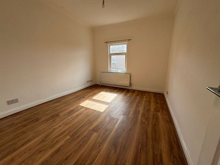 2 Bedroom Flat To Rent In High Street, Walthamstow, E17