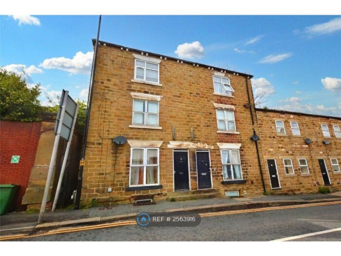 1 Bedroom Maisonette To Rent In High Street, Morley, Leeds, LS27