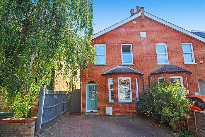 3 Bedroom Semi Detached House For Sale In Surbiton, KT6