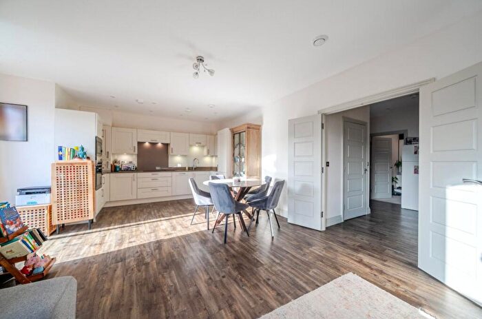 2 Bedroom Apartment For Sale In Queens Place, Denzil Road, Guildford, Surrey, GU2