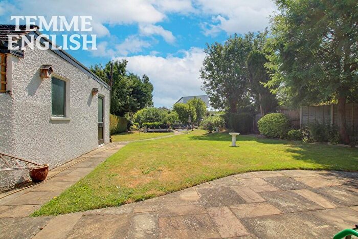 3 Bedroom Detached Bungalow For Sale In Highcliffe Road, Wickford, Essex, SS11