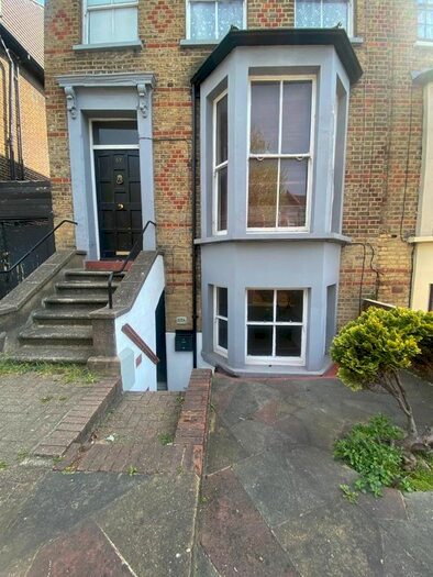 1 Bedroom Flat To Rent In Stopford Road, Plaistow, E13