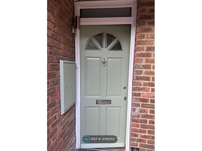 1 Bedroom Flat To Rent In Lyham Road, London, SW2