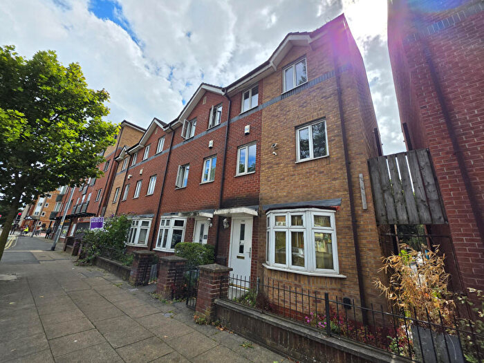 4 Bedroom Town House To Rent In Manchester, M15