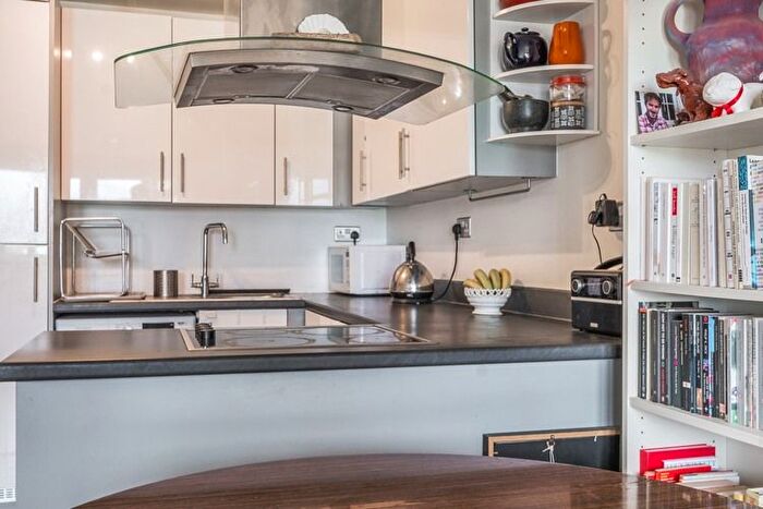 1 Bedroom Flat For Sale In Kinetica Apartments, Hackney, London, E8
