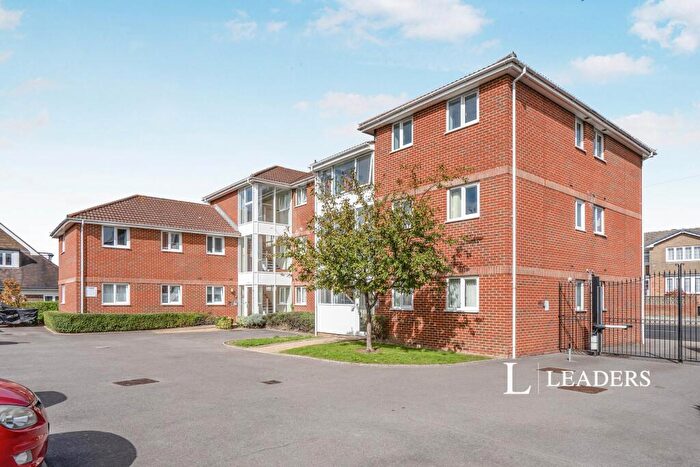 2 Bedroom Apartment To Rent In Admirals Place, PO6