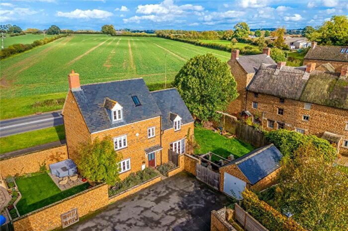 4 Bedroom Detached House For Sale In Sydenham Close, Adderbury, Banbury, Oxfordshire, OX17