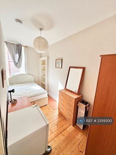 4 Bedroom Flat To Rent In Townhead Terrace, Paisley, PA1