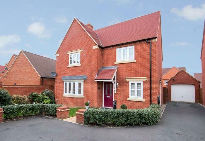 4 Bedroom Detached House For Sale In Calypso Lane, Brackley, NN13