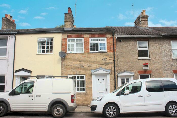 2 Bedroom Terraced House To Rent In East Street, Salisbury, SP2