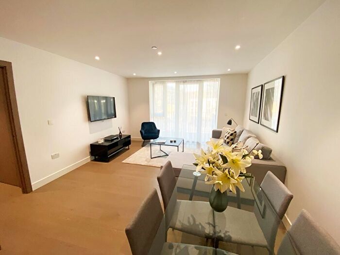 2 Bedroom Flat For Sale In Admiralty House, Wapping, London, E1W